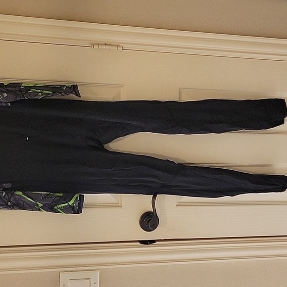 Men's Black and Green Full Body Bathing Suit NWT - Picture 10 of 15